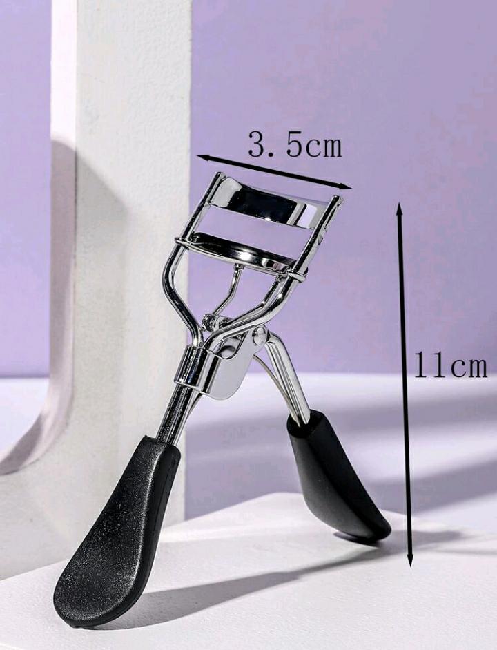 Black Metal Eyelash Curler